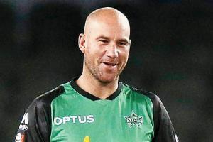 All-rounder John Hastings keen to play despite coughing blood