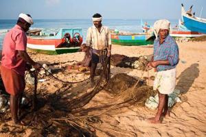 Pakistan arrests 16 Indian fishermen for illegally fishing