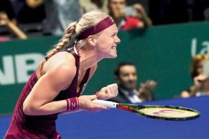 WTA finals: Kiki Bertens stuns Angeliue Kerber