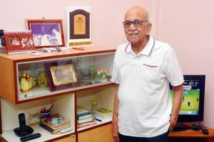 Former Test umpire  Madhav Gothoskar turns 90