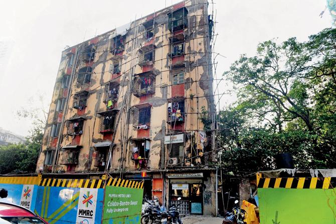 The building was declared in danger of vibrations from the Metro construction nearby