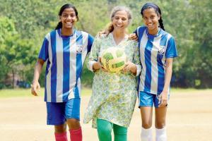 MSSA girls' U-16: Mother scores, daughters win