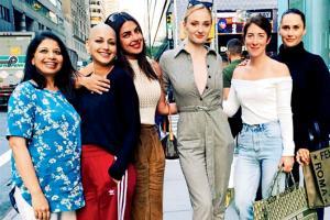 Priyanka Chopra, Sonali Bendre pose with Sophie Turner in New York