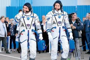So far, Soyuz: Astronauts survive rocket's emergency landing