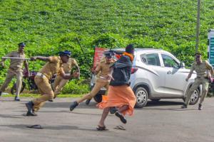 Sabarimala row: Devotees force woman journalist to turn back