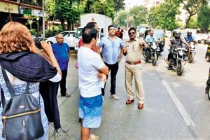 Mumbai: Orlem locals catch vehicles on the wrong side of the law