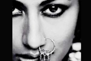 Is this Smita Patil or Chitrangda Singh?