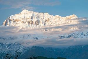 Snowstorm kills 9 climbers in Nepal