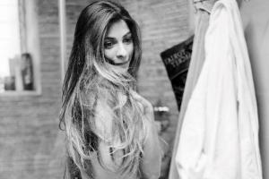 Kajol's sister Tanishaa poses topless