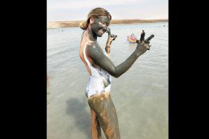 Is black mud is Eugenie Bouchard's beauty secret?