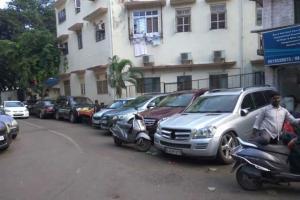 Mumbai: Colaba army quarters face nightmare due to illegal parking