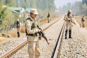 Voters boycott contest in Valley, but eagerly take part in Jammu