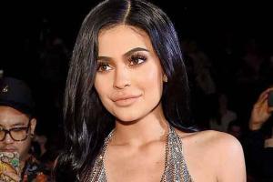 Kylie Jenner insecure about post-baby body