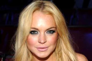 Lindsay Lohan's friends alarmed at her mental health
