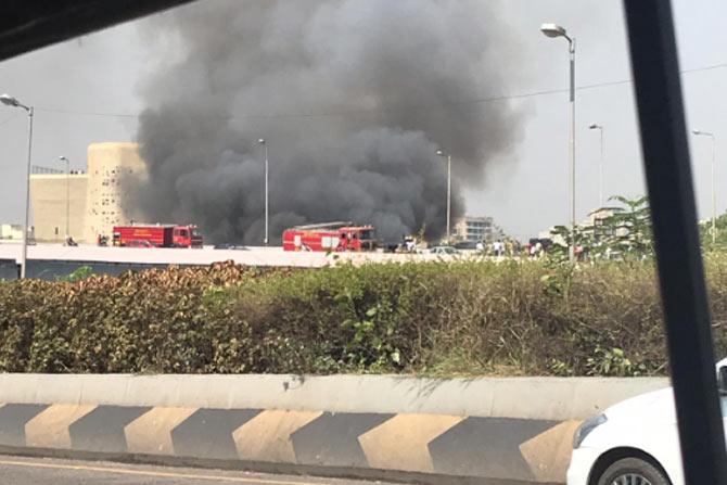 Mumbai Bandra fire