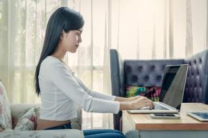 Simple ways to improve your posture at work 