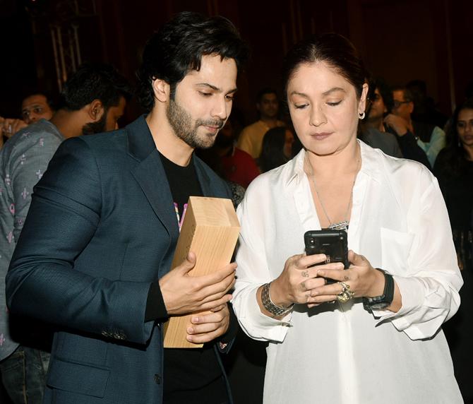 Varun Dhawan and Pooja Bhatt at 9th Jagran Film Festival