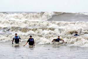 Mumbai beaches will have to wait for lifeguards