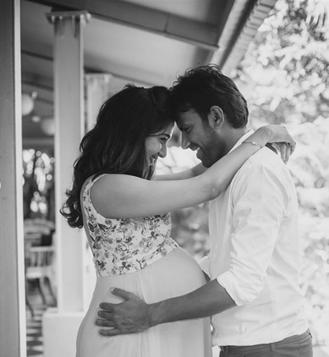 Lakshmipathy Balaji's wife Priya Thalur shared this picture from her pregnancy days. Aren't the couple looking adorable?
