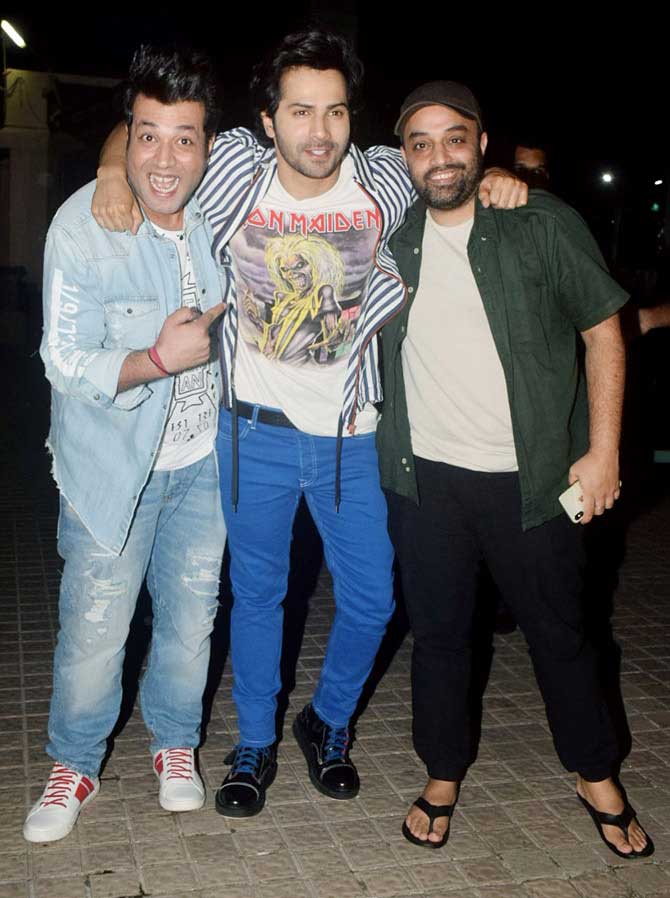Varun Dhawan posed with Varun Sharma and guest at the special screening of Sui Dhaaga at a multiplex in Juhu