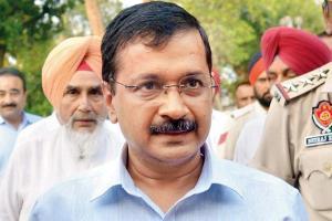 Arvind Kejriwal felicitates Diviji Sharan