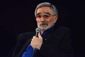 Facebook to repost Burt Reynolds' nude picture