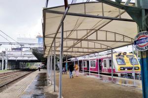 WR installs canopies to shelter waiting commuters at Mahalaxmi station