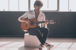 Darshan Raval to release a Happy Love single called Do Din