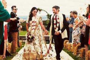 Ex-women's cricketer Isa Guha gets married, shares wedding photos