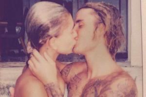 Justin Bieber and Hailey Baldwin share steamy kiss