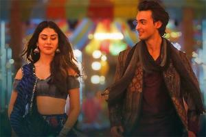 Loveyatri Dholida song: Groove to festive beats of with Aayush-Warina