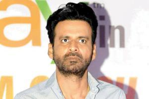 Manoj Bajpayee interacts with jawans in Srinagar