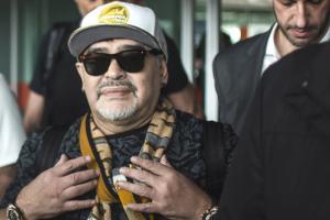 Argentine football star Diego Maradona is pictured upon his arrival at the international airport in Culiaca, Sinaloa state, Mexico on September 8, 2018. - Maradona is expected to be presented as new team coach of Mexican second-division club Dorados on Mo