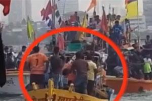 Ganesh Chaturthi 2018: 5 injured after boat flips at Girgaon Chowpatty