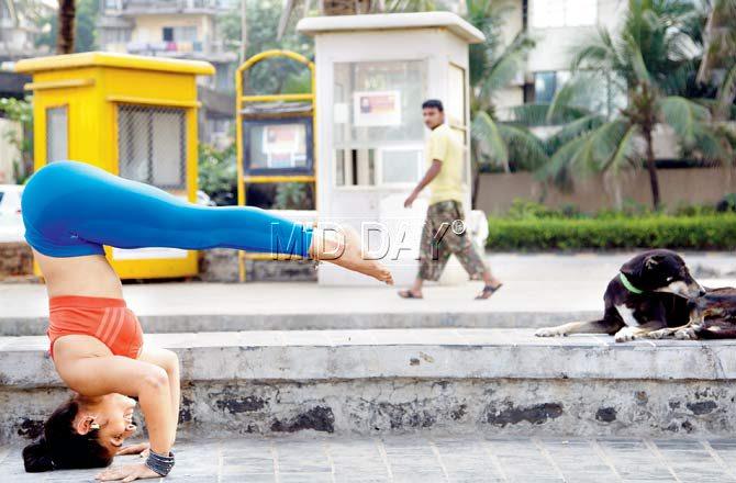 Yoga Instructor Natasha Noel who often uses her Instagram handle to discuss body weight and her battle with depression, admits all days are not equal. However, even when depression or anxiety grips her, she is forced to share content for her followers. On such days, she cuts down her photos or stories by half. Pic/Suresh Karkera