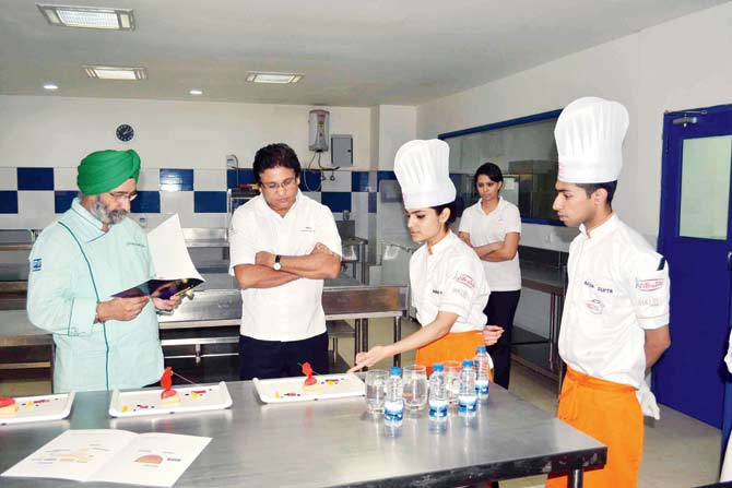 Participants with the jury at the Junior Pastry Indian Cup 2017 