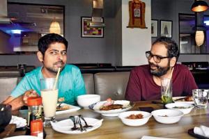 Varun Grover, Kunal Kamra discuss political comedy over chicken wings