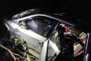 Kharghar youths meet with an accident on expressway; 1 dead and 3 injur