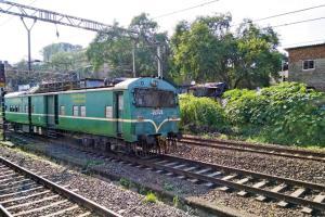 Central Railways' 'short mega block' turns out to be empty promise