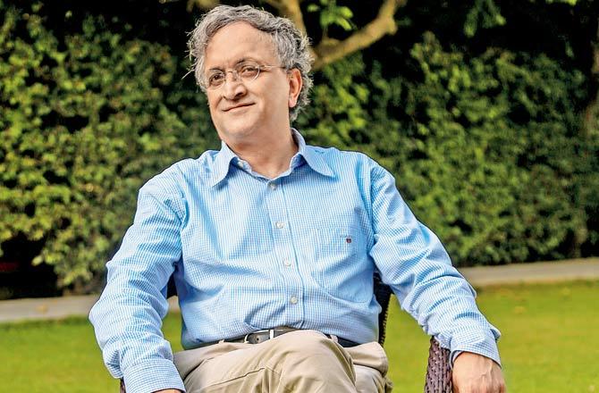 Ramachandra Guha first got acquainted with Mahatma Gandhi