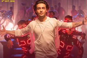 Loveratri Rangtaari Song: Dance to the beat of this foot-tapping music