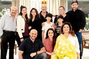 Inside Photos: Hrithik Roshan's birthday party for dad Rakesh Roshan