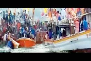 Mumbai: Three-year-old watching visarjan goes missing as boat capsizes