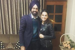 Taapsee Pannu heads home to surprise dad for his retirement 