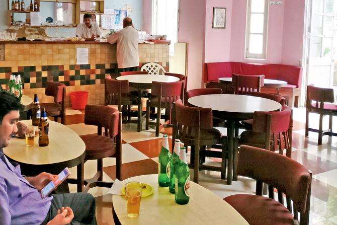 Beer bar for seafarers