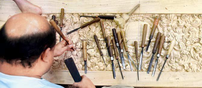 Their tools include chisels, gouges, abrasive papers, saws, files and rifflers 