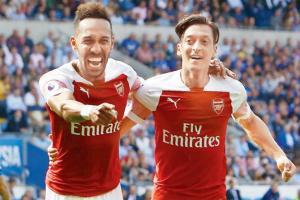 EPL: Arsenal ride their luck to make it seven in a row