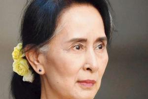 Press freedom group urges Aung San Suu Kyi to free Reuters reporters