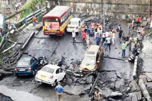 Kolkata flyover collapse leaves 1 dead and 19 injured