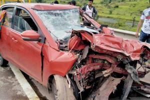 Two dead in Mumbai-Pune Expressway accident